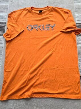 OAKLEY Hydrolix reg fit 2XL T shirt Like New